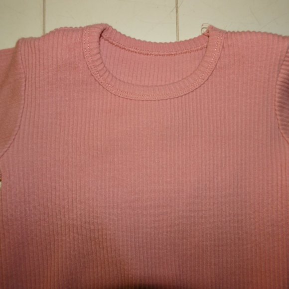 3 piece Easter Baby Outfit Ribbed Bodysuit Rabbit Ear Hat, Socks, Infant Size 80 - Picture 3 of 6